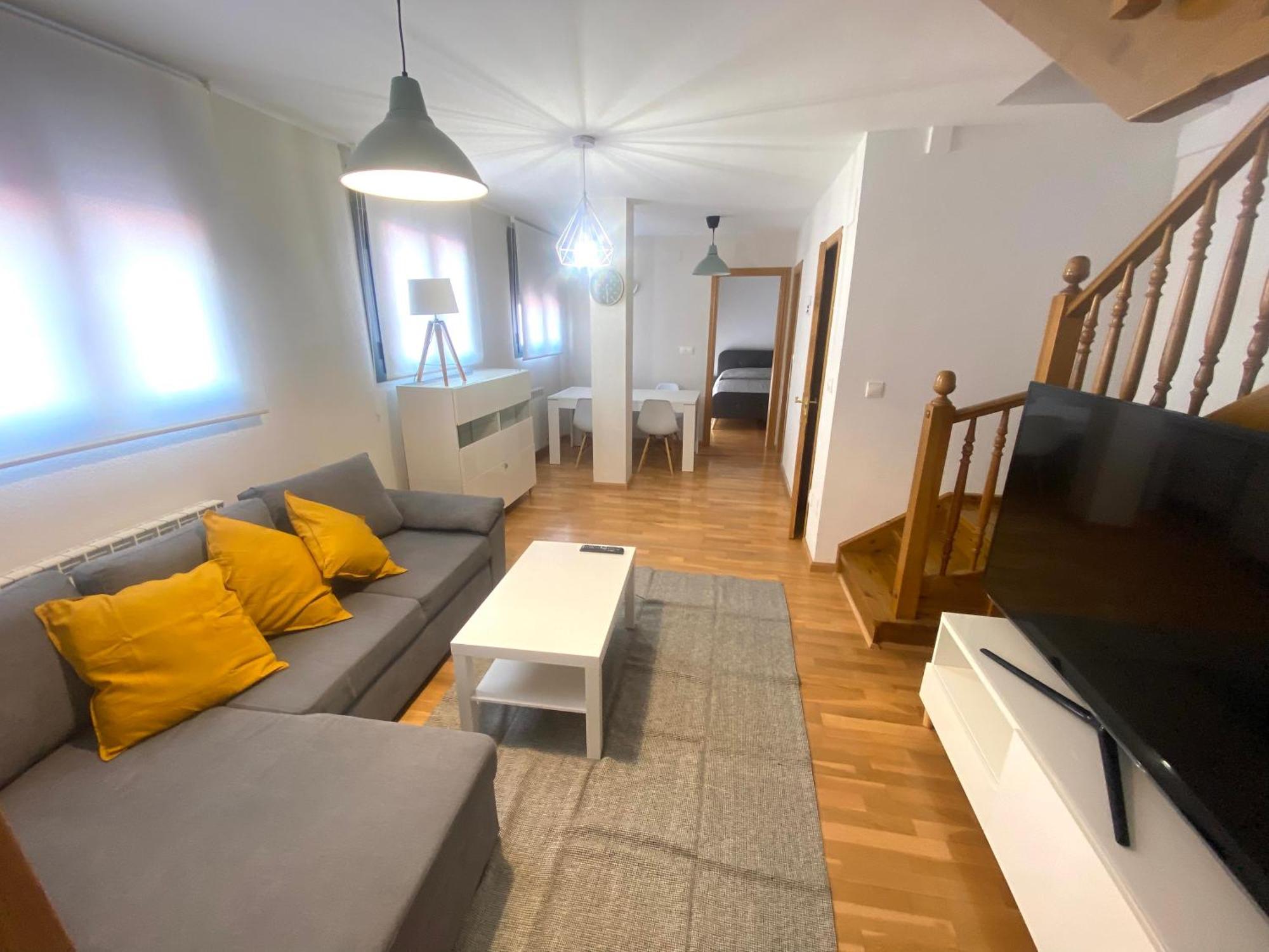 Apartamento Centrico Con Garaje Хака Экстерьер фото