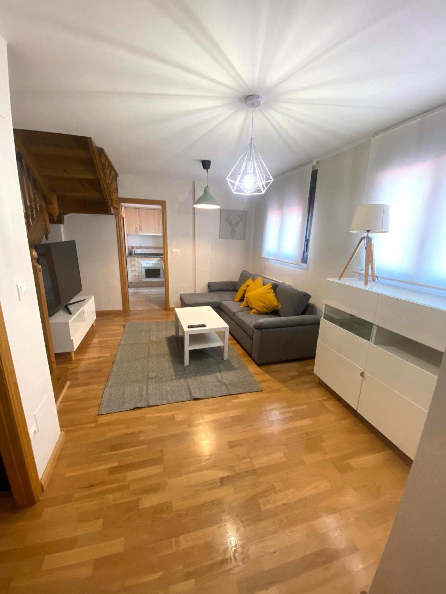 Apartamento Centrico Con Garaje Хака Экстерьер фото