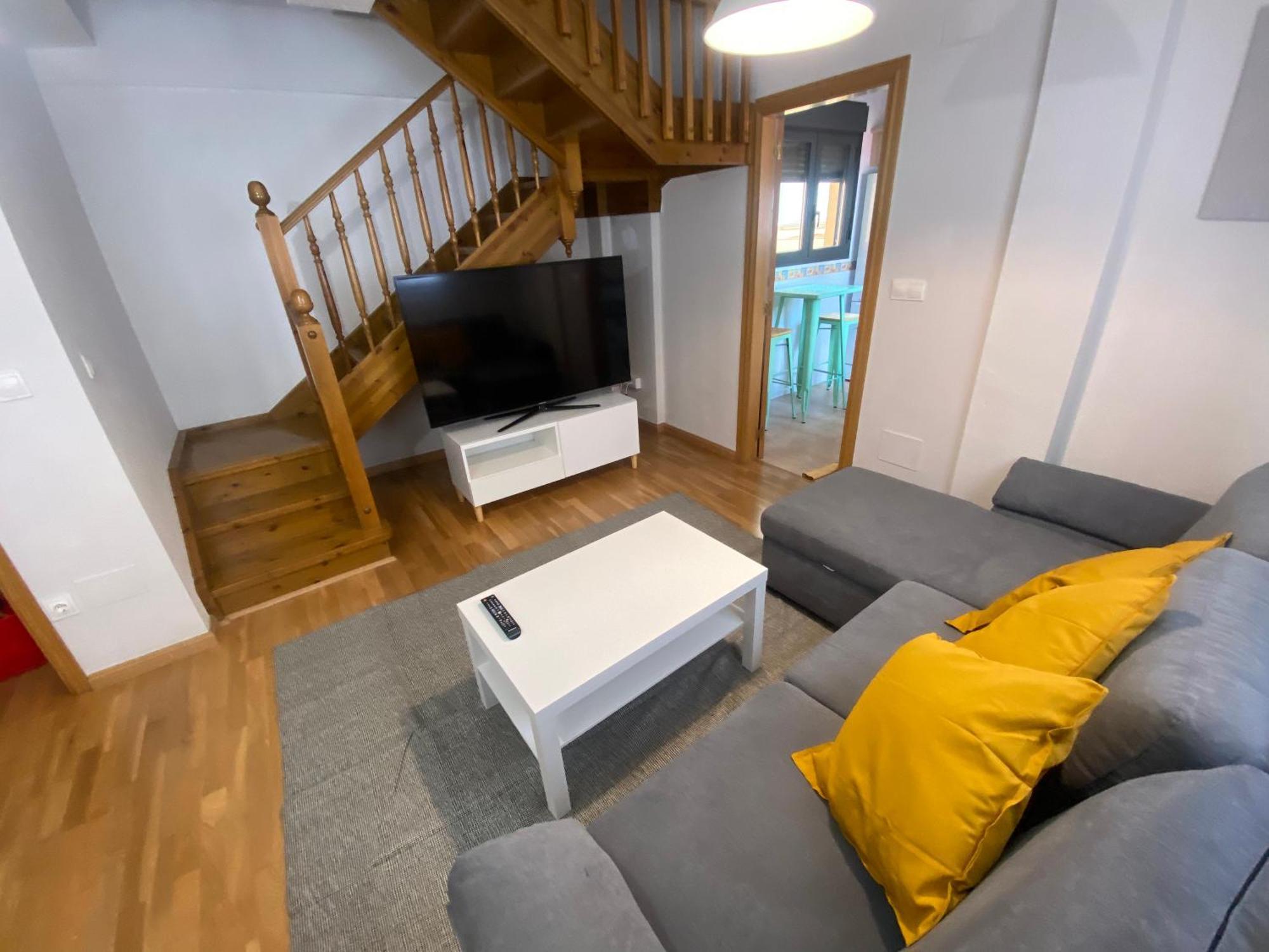 Apartamento Centrico Con Garaje Хака Экстерьер фото